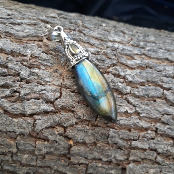 Spectrolite Labradorite and Citrine Pendant - Picture 7 of 9